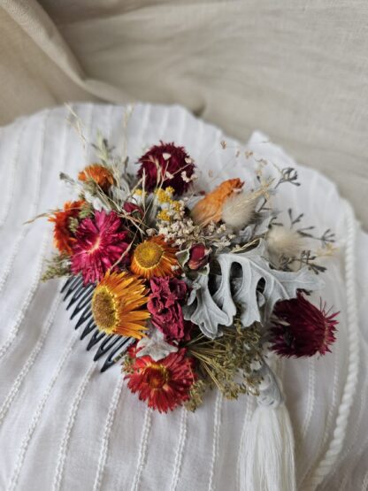 Rustic Elegance Dried Flower Hair Comb - Image 2